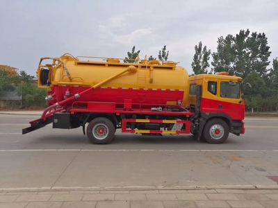 吸污車 現(xiàn)代城市環(huán)境衛(wèi)生的重要守護者